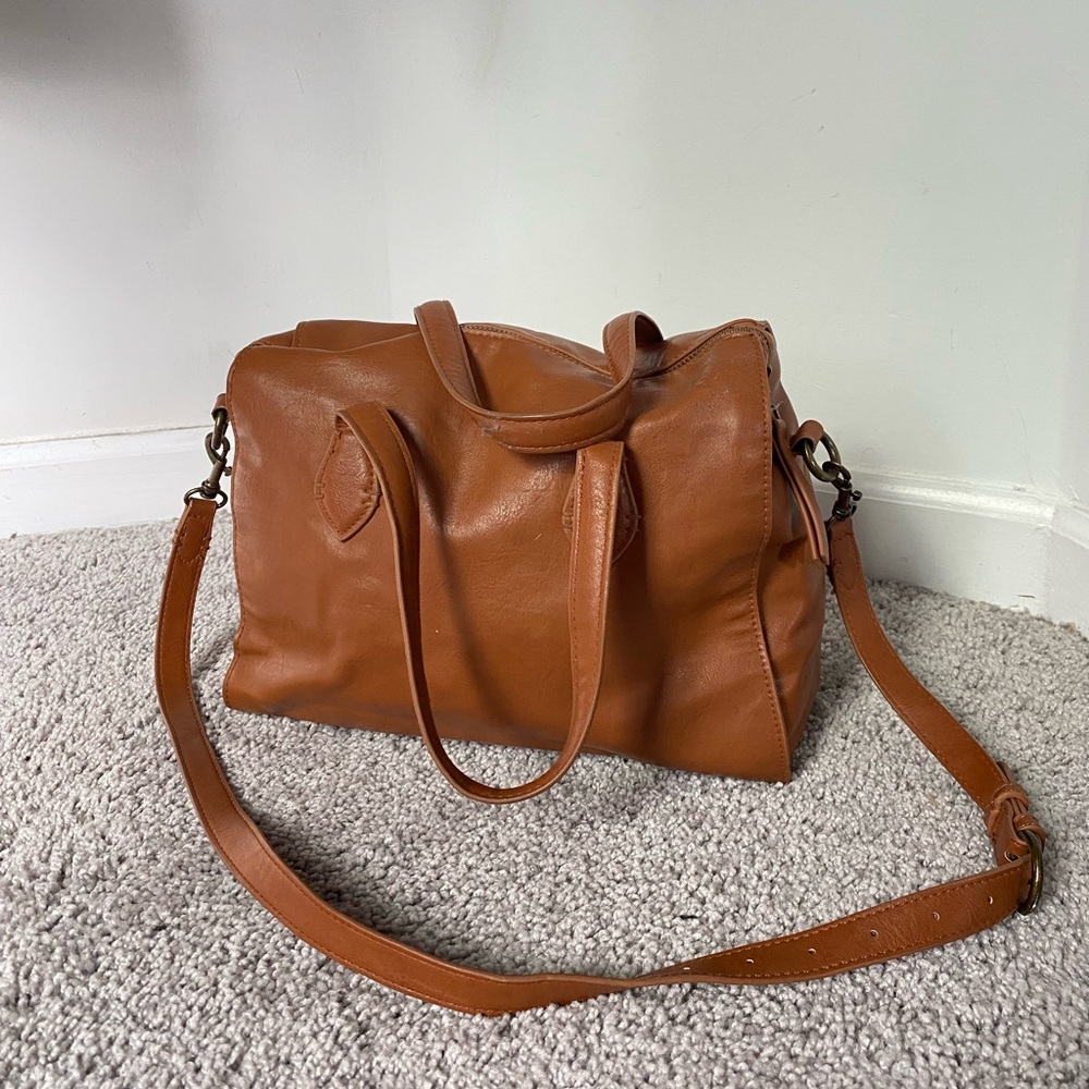Universal Thread Tan Leather Shoulder Bag
